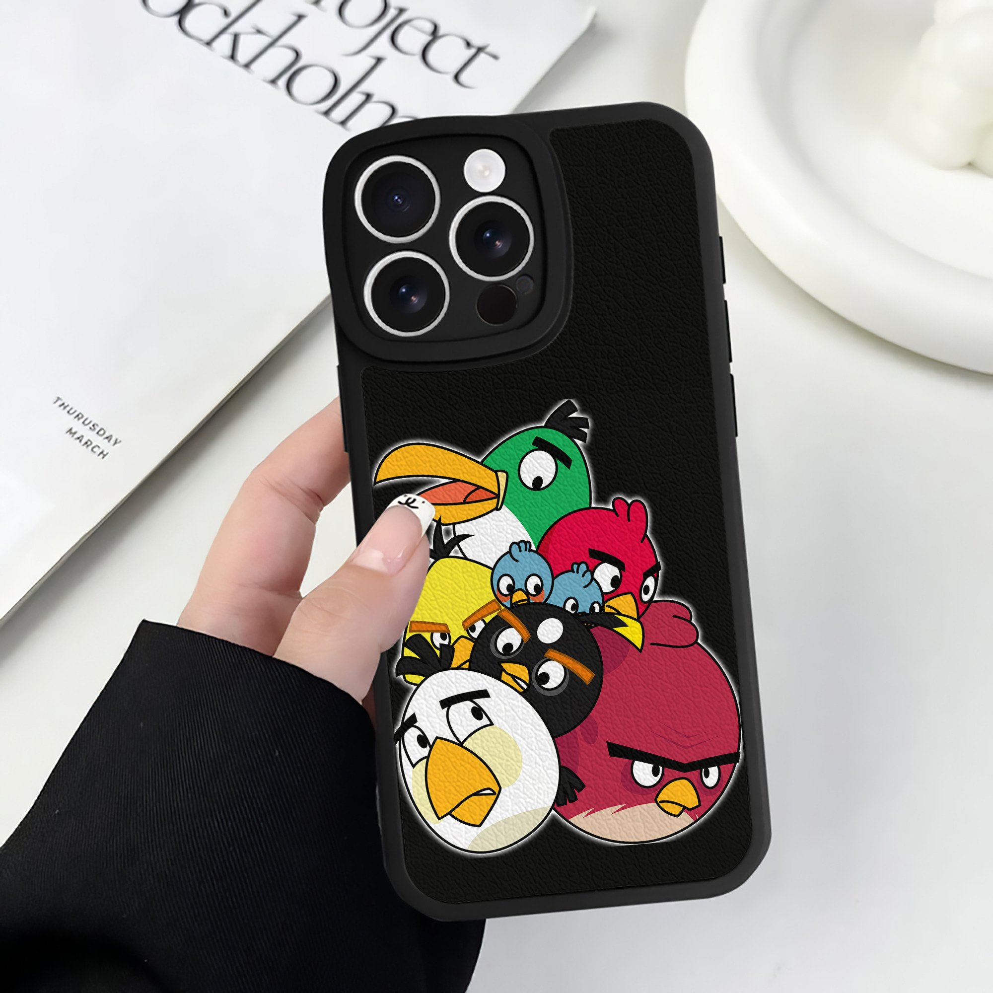 （画像用） Angry Birds アングリーバード 【iPhone 16シリーズ対応】シリコンスマホケース（レザー調） 材質：シリコン
